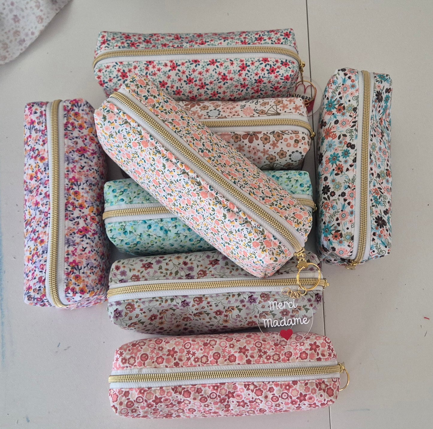 Lot Fin d'année – Trousse fleurie + Porte-clé personnalisé